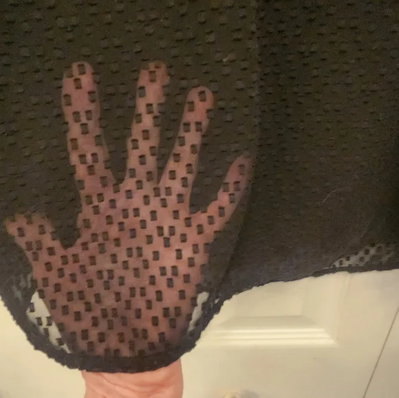 The LOFT Pretty feminine  Black Sleeveless Top size Sm - Picture 3 of 6